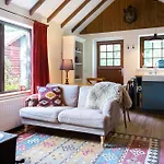 Landgoed Dennenholt - 5 Unique Homes Дом отдыха Виерхоутен